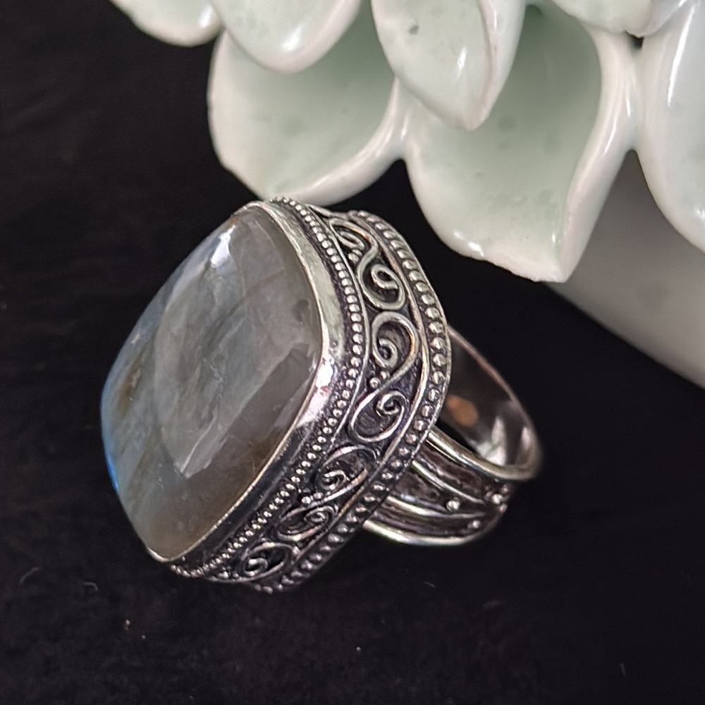 Labradorite Ornate Rectangular Ring - image 3